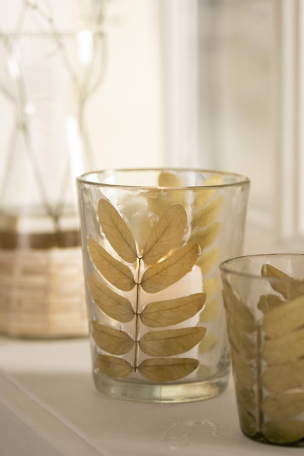 Подсвечник conical leaves